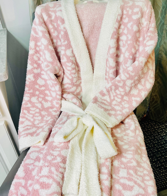Blush Leopard Chenille Robe - Moniluxx Boutique