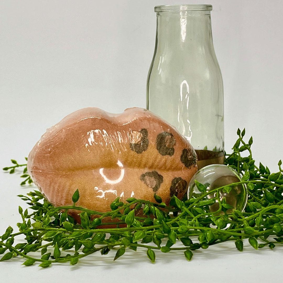Cheetah Lip Bath Bombs - Moniluxxboutique